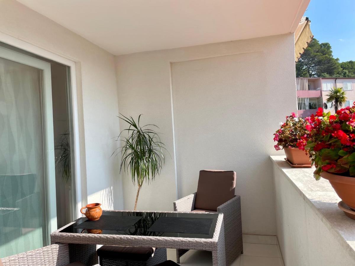 Apartments Bloom Near The Beach Porec Luaran gambar