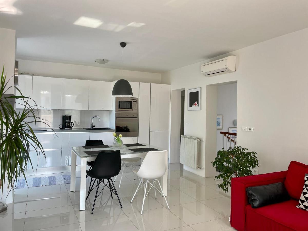Apartments Bloom Near The Beach Porec Luaran gambar