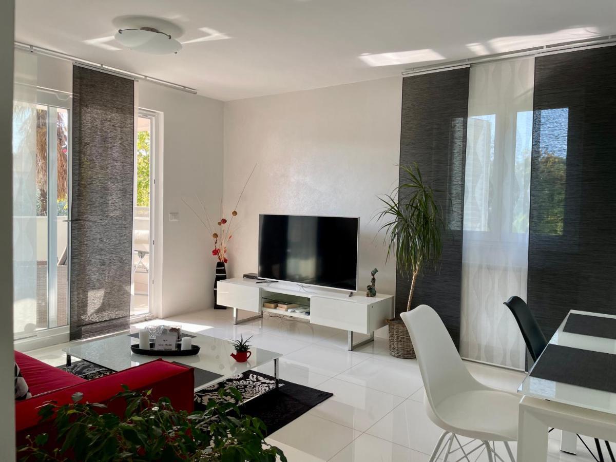 Apartments Bloom Near The Beach Porec Luaran gambar