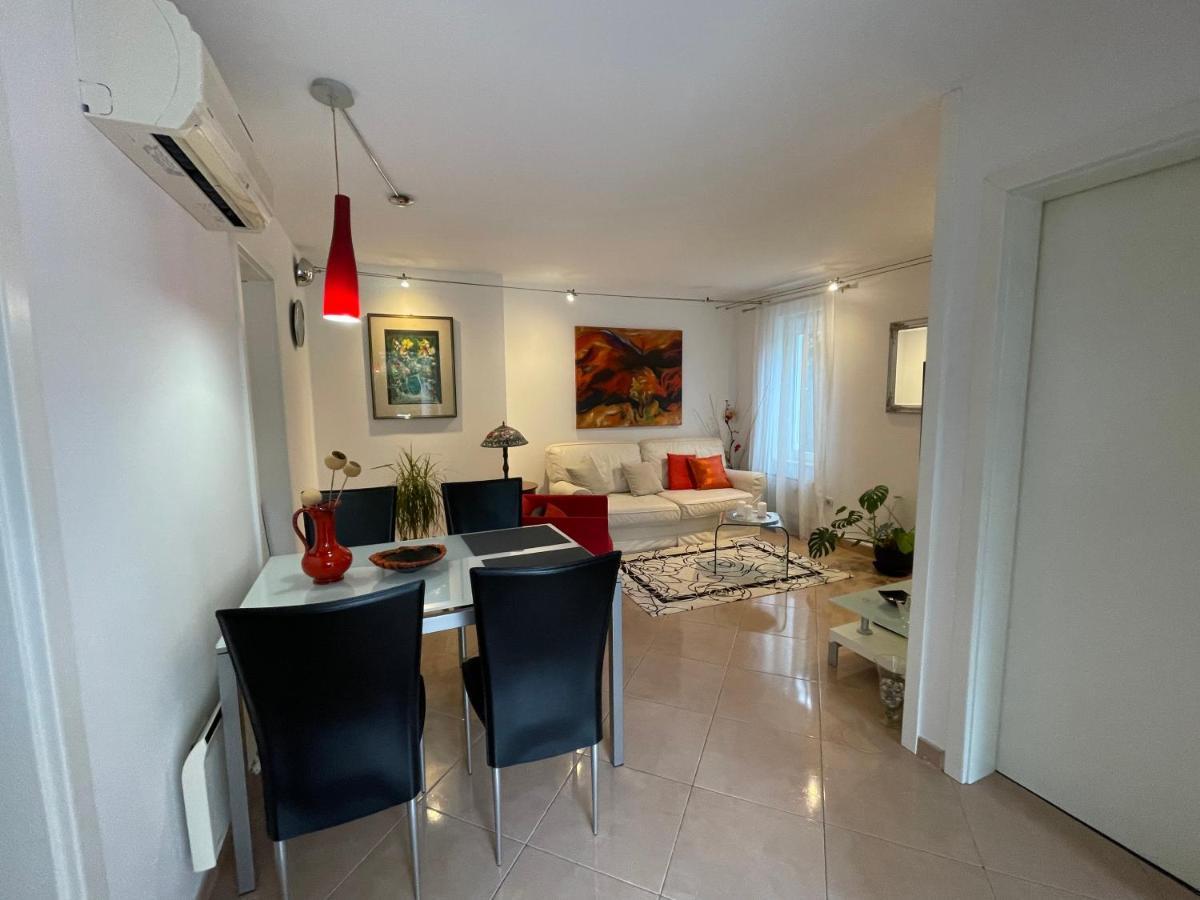 Apartments Bloom Near The Beach Porec Luaran gambar